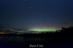 Polarlichter vor der Bergkette des Helags