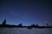 Winternacht im Hohen Venn mit Blick auf den südlichen Himmel